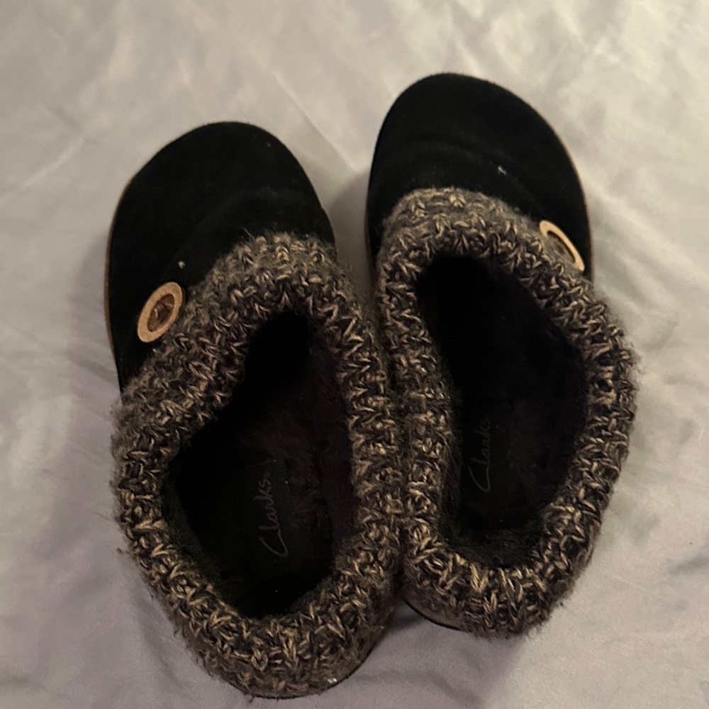 Clarks Black and Brown Knit Slippers